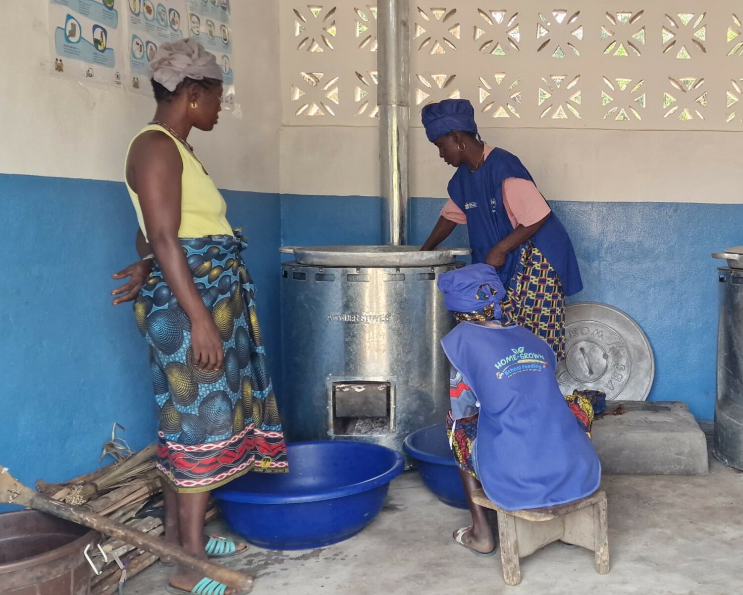 Wonder Institutional Stove In Use
